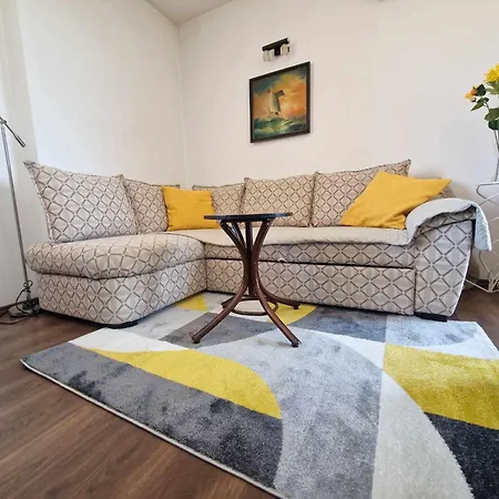 Gurko - Center And Sea Garden Apartment